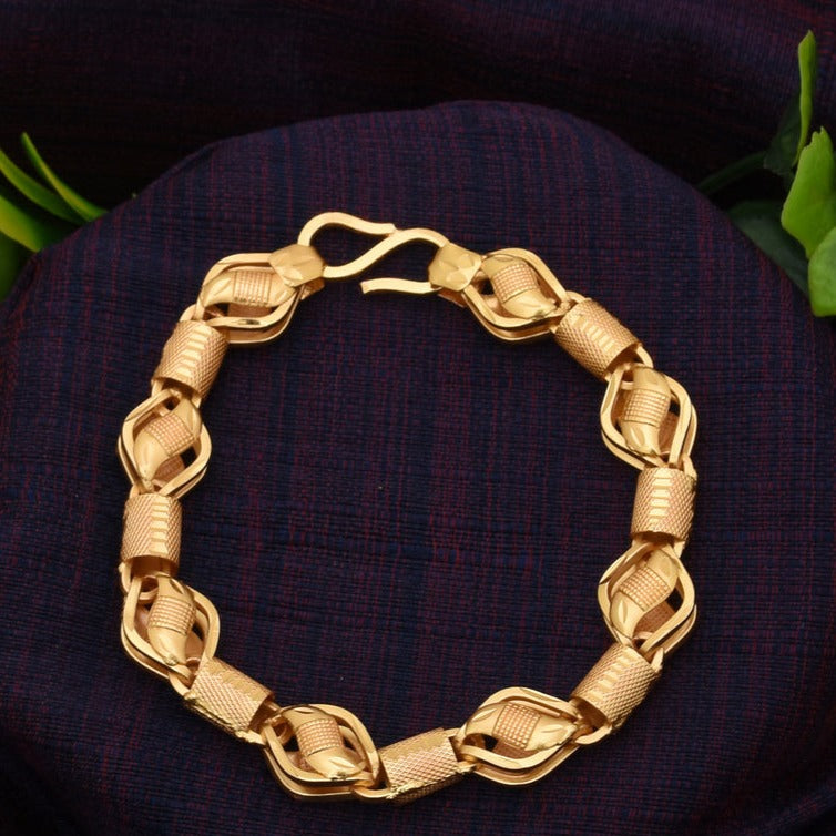 Kohli Superior Quality Gorgeous Design Gold Plated Bracelet for Men - Style B144 - AmazingBaba