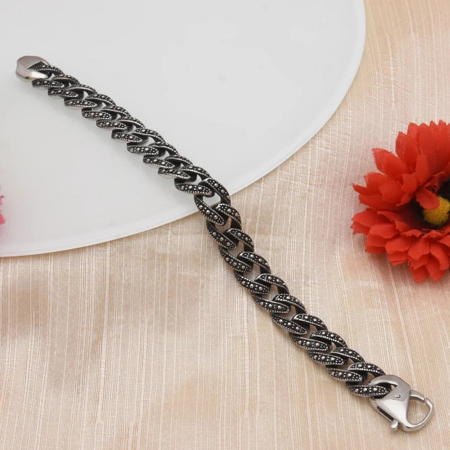 Dainty Design Best Quality Silver & Black Color Bracelet  - Style C207 - AmazingBaba