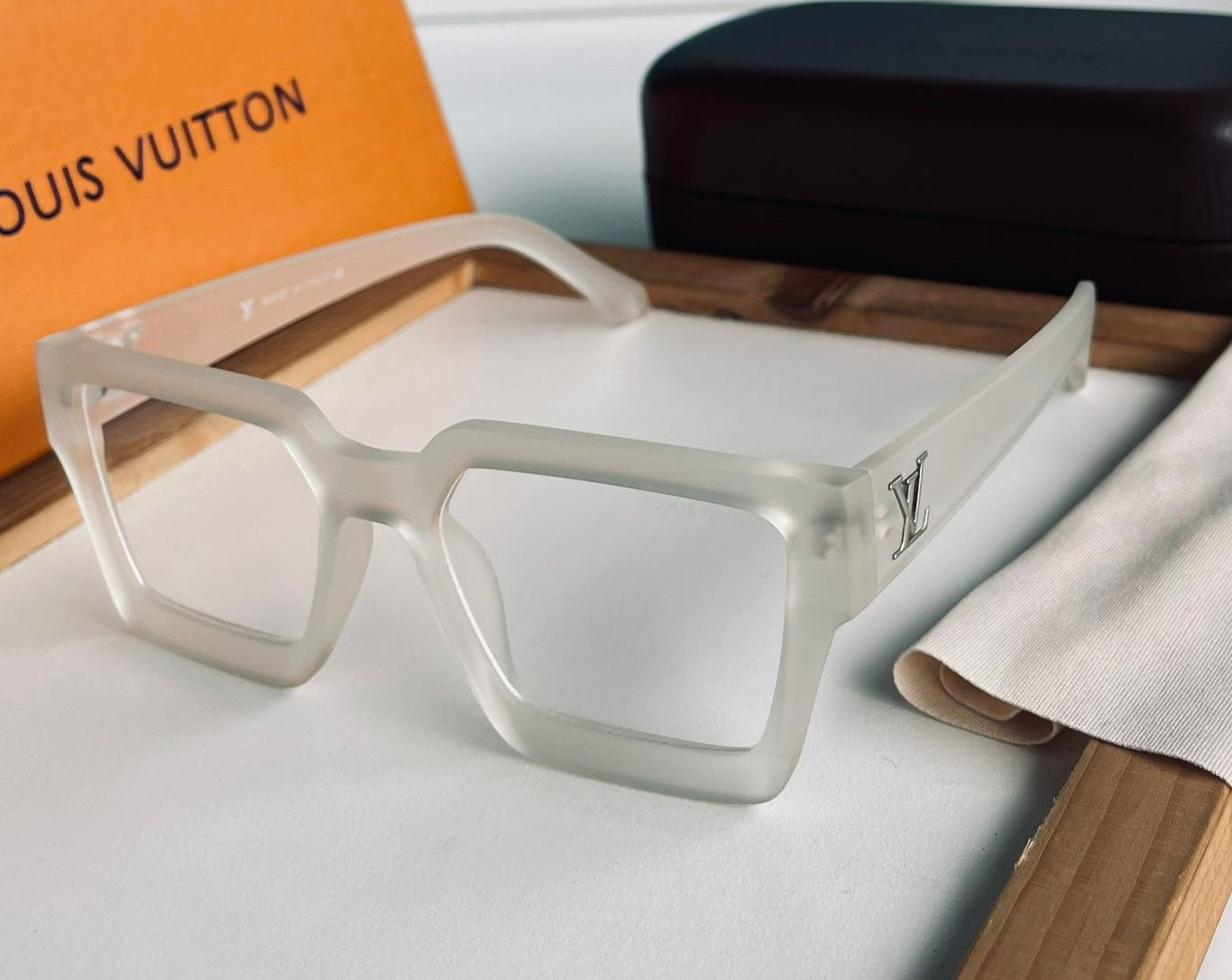 AMAZING BRANDED TRANSPARENT SUNGLASSES - AmazingBaba