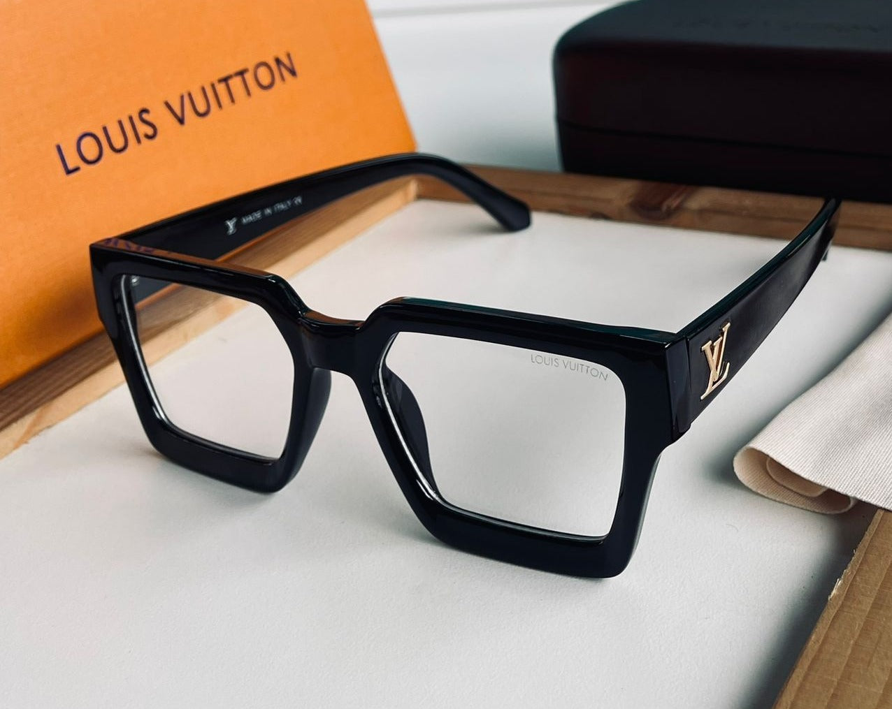 AMAZING BRANDED TRANSPARENT SUNGLASSES - AmazingBaba