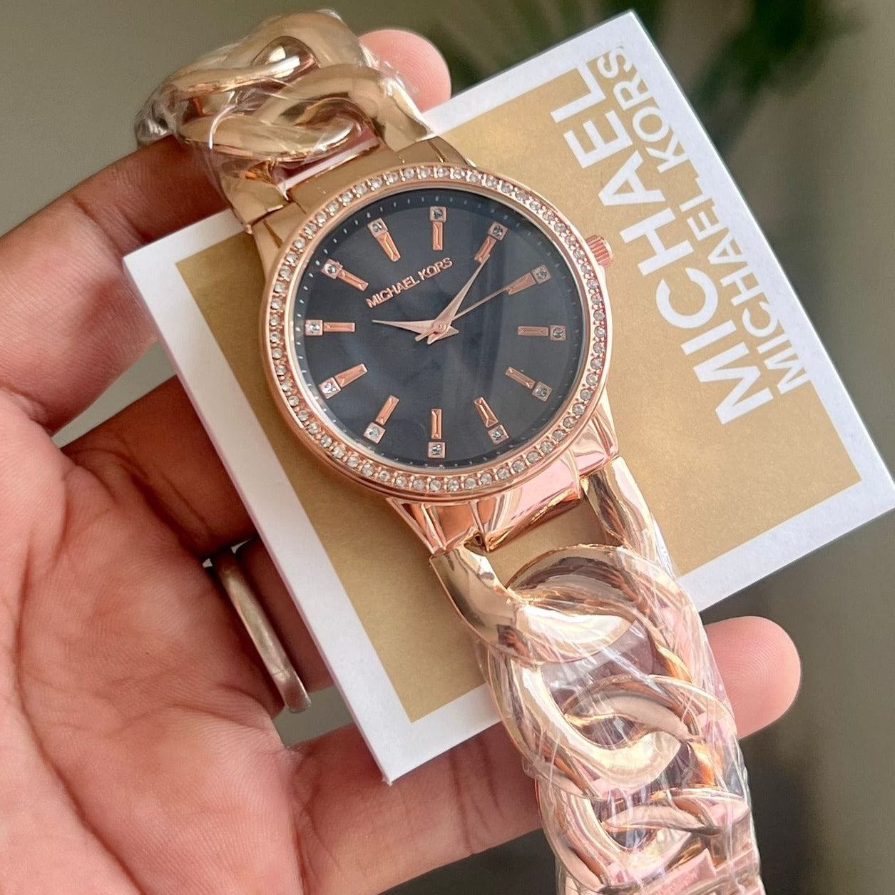 very distictive design luxuy watch - AmazingBaba