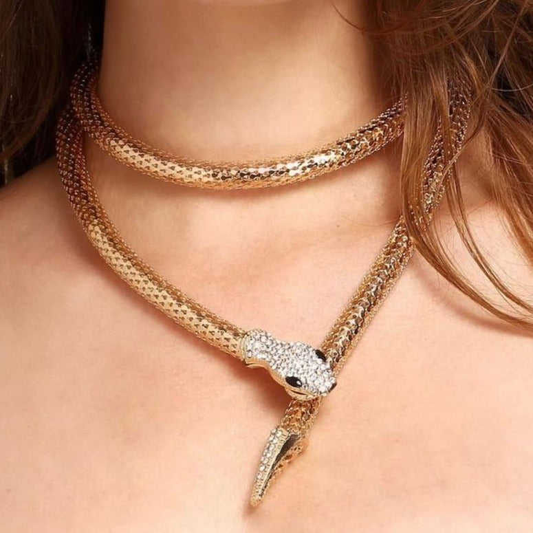Snake Viper Round  Necklace - AmazingBaba