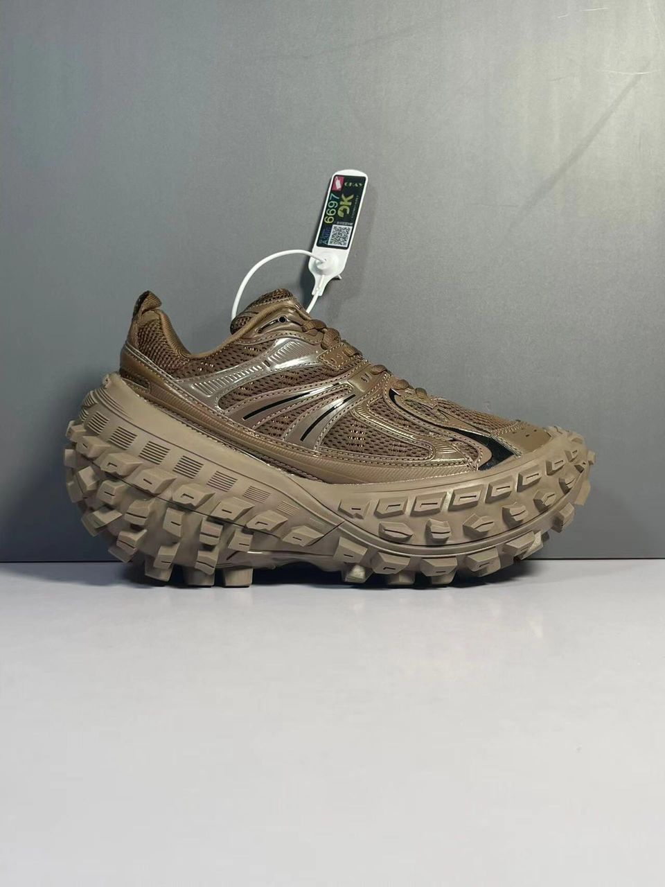 BELENCIAGA DEFENDER SNEAKER