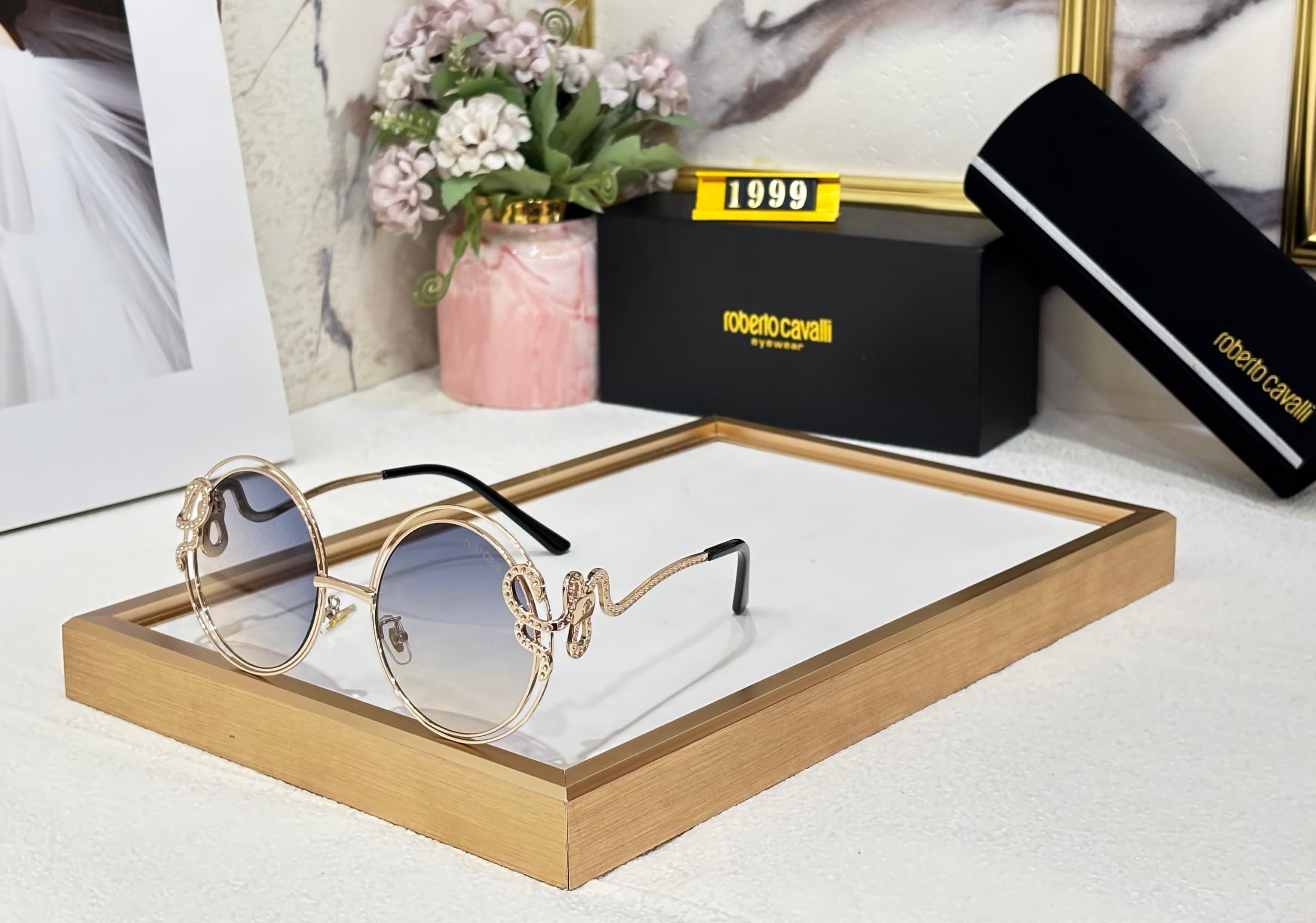 Stylish Women's Round Sunglasses