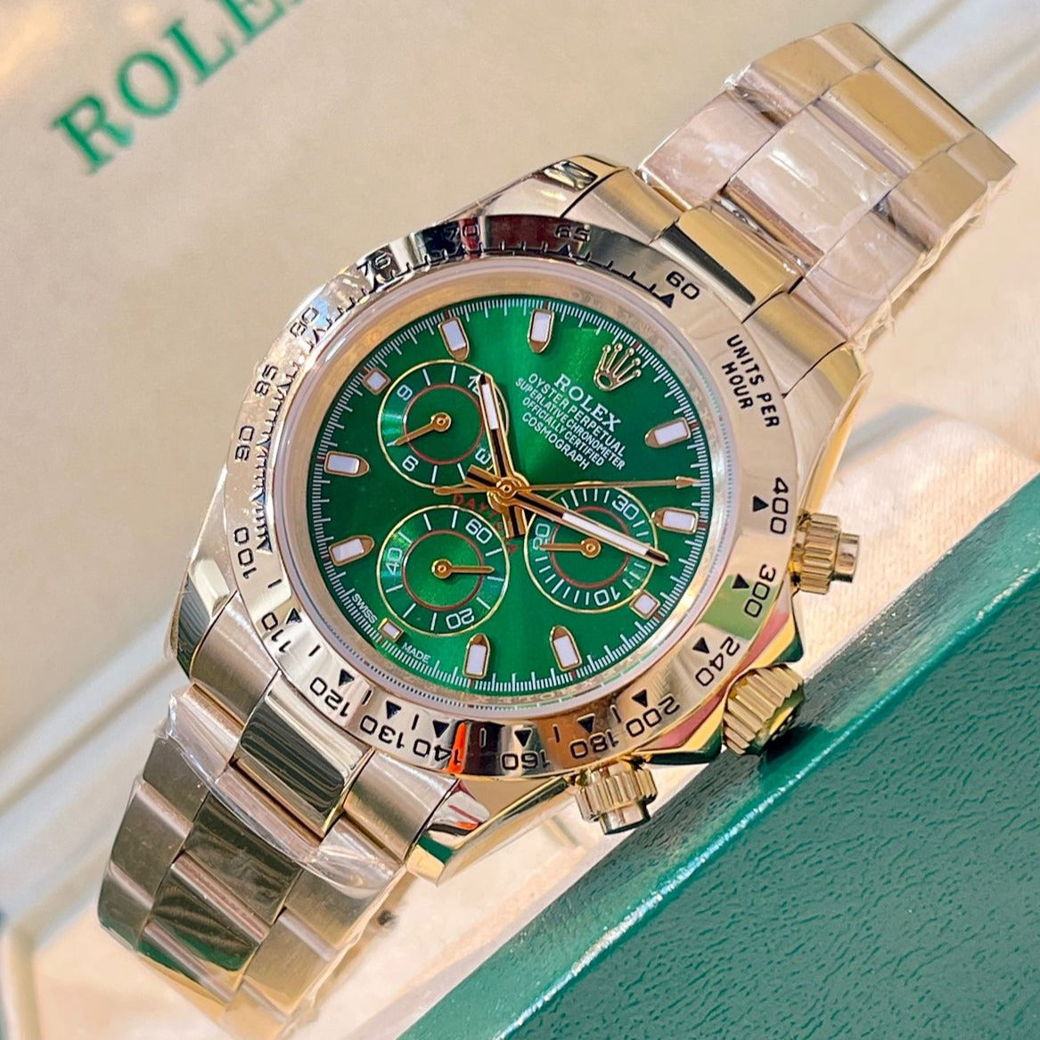 Amazing Introducing full golden green Luxury watch - AmazingBaba