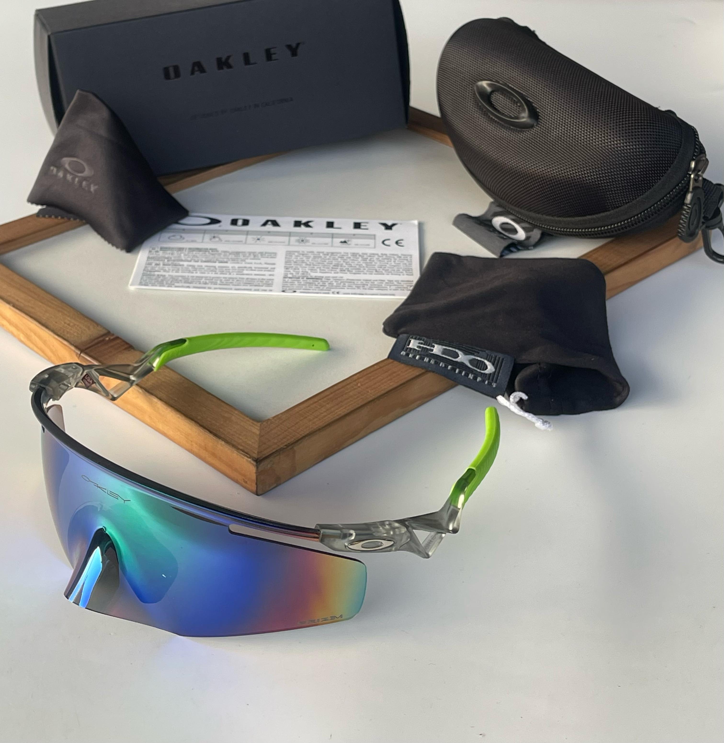 Oakley Unisex sunglasses