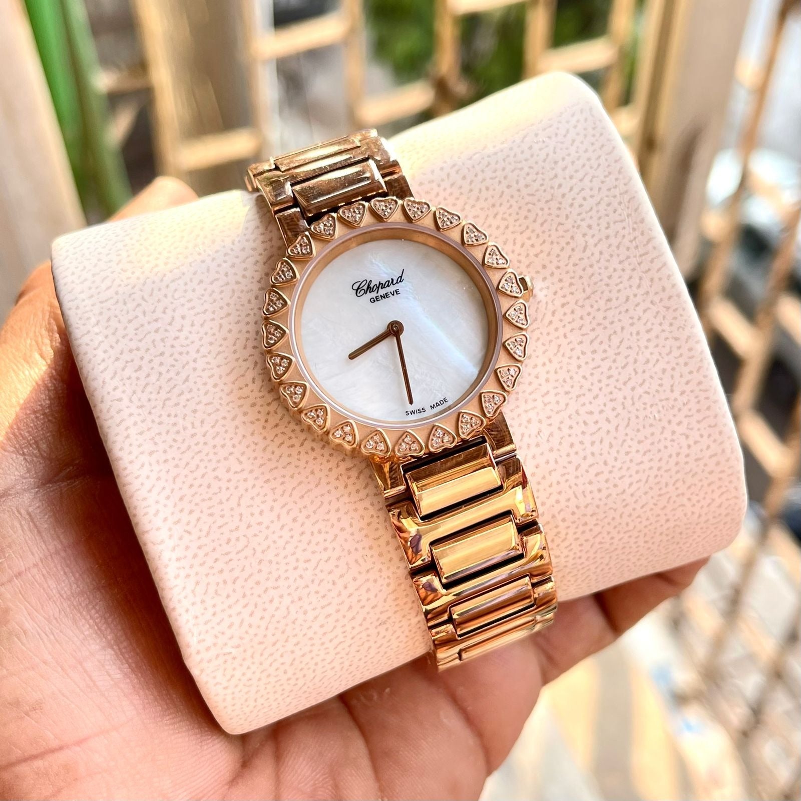 Amazing Premium quality Luxury girls watch - AmazingBaba