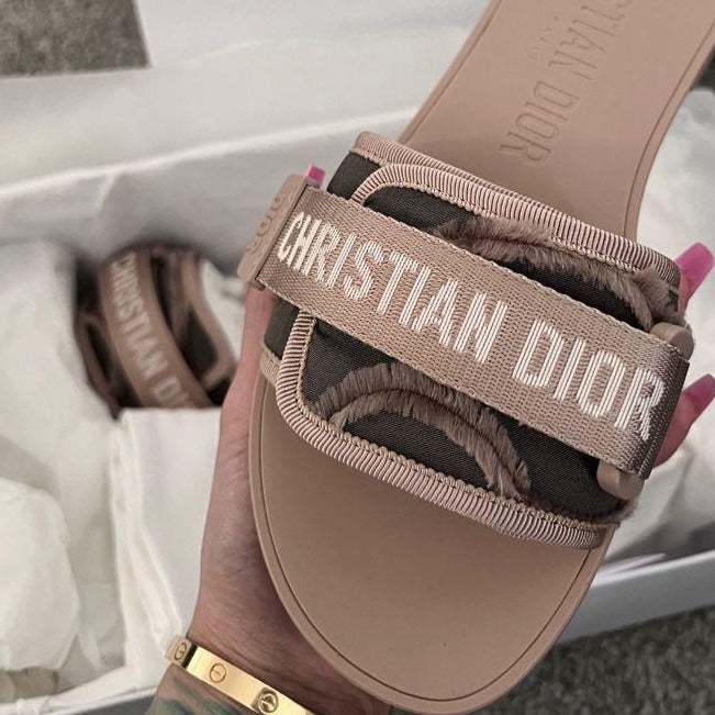 Cd Premium Quality Luxury Flats - AmazingBaba