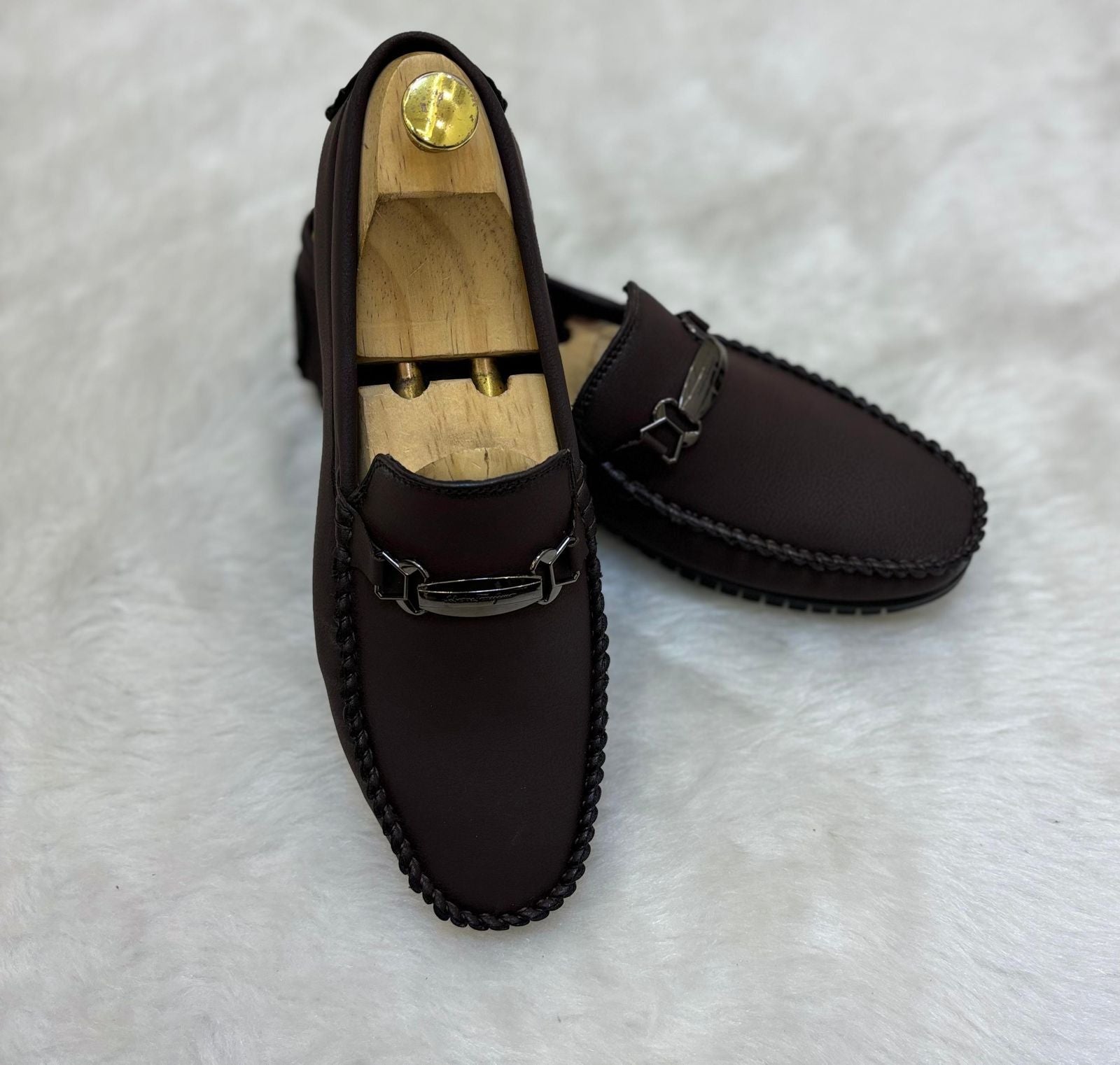 Amazing fgamo premium quality loafer shoes