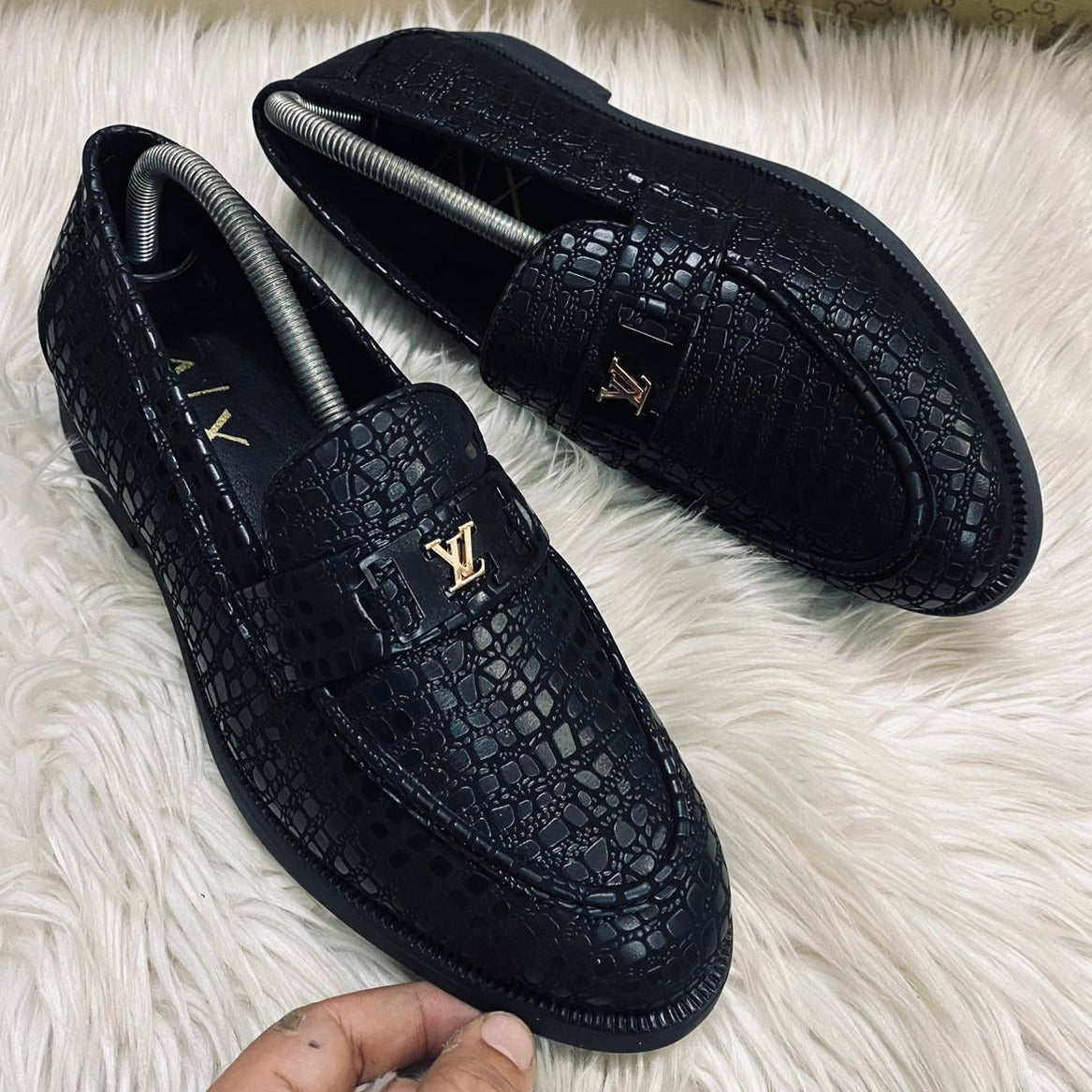 Lv premium quality Moccasins shoes - AmazingBaba