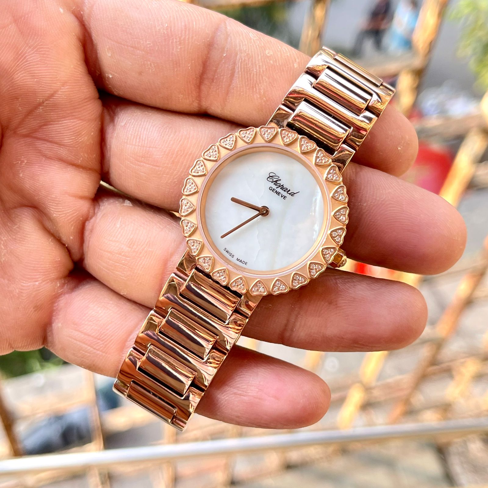 Amazing Premium quality Luxury girls watch - AmazingBaba