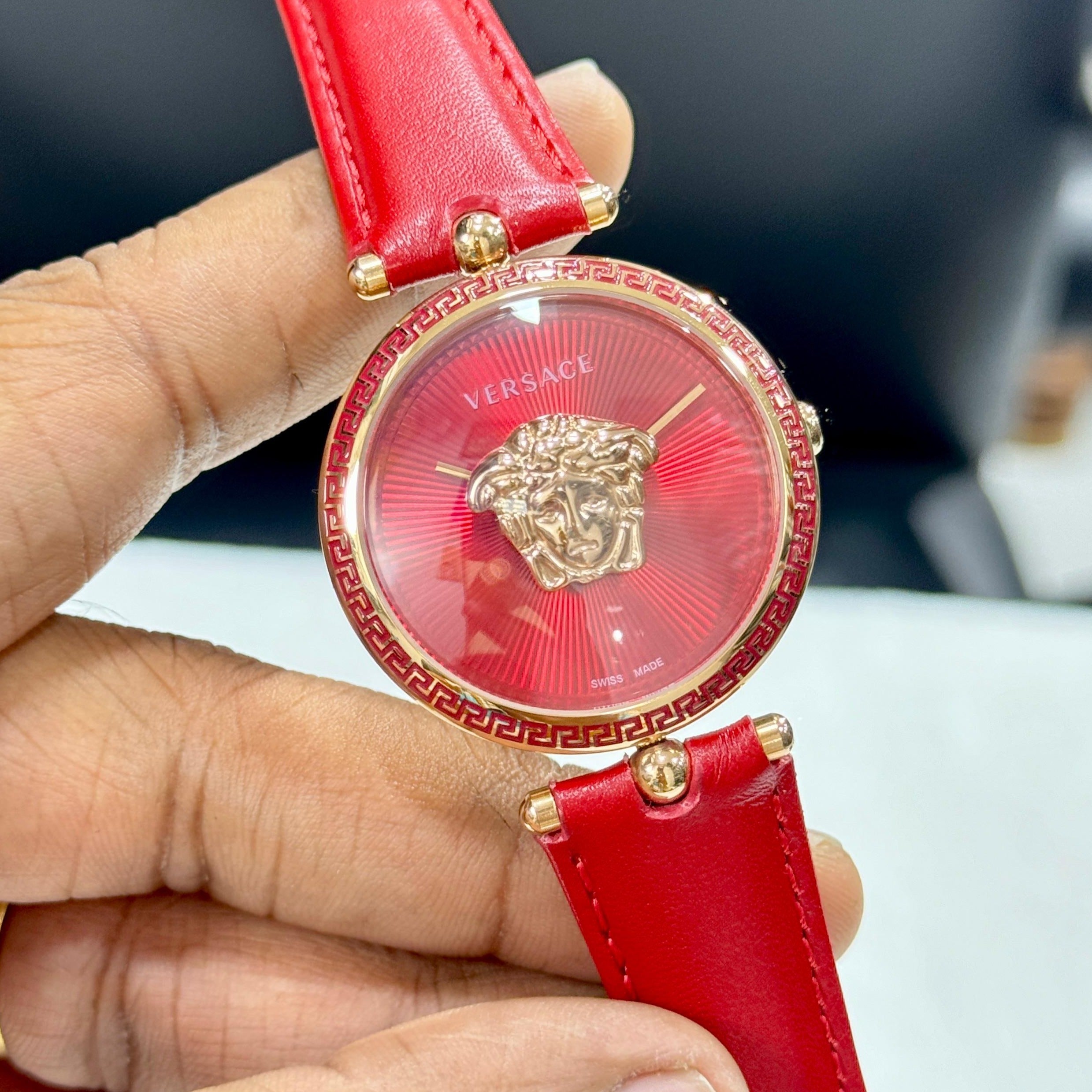 Amazing vsache premium lady watch