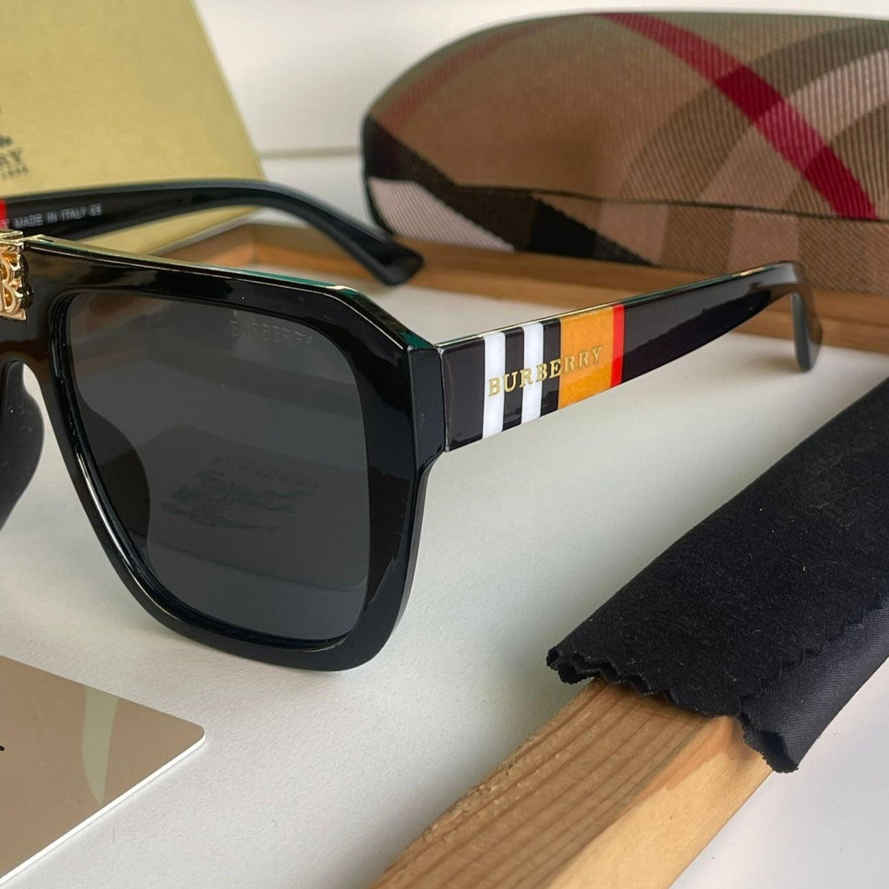 Brbury Premium Unisex Frames sunglasses - AmazingBaba