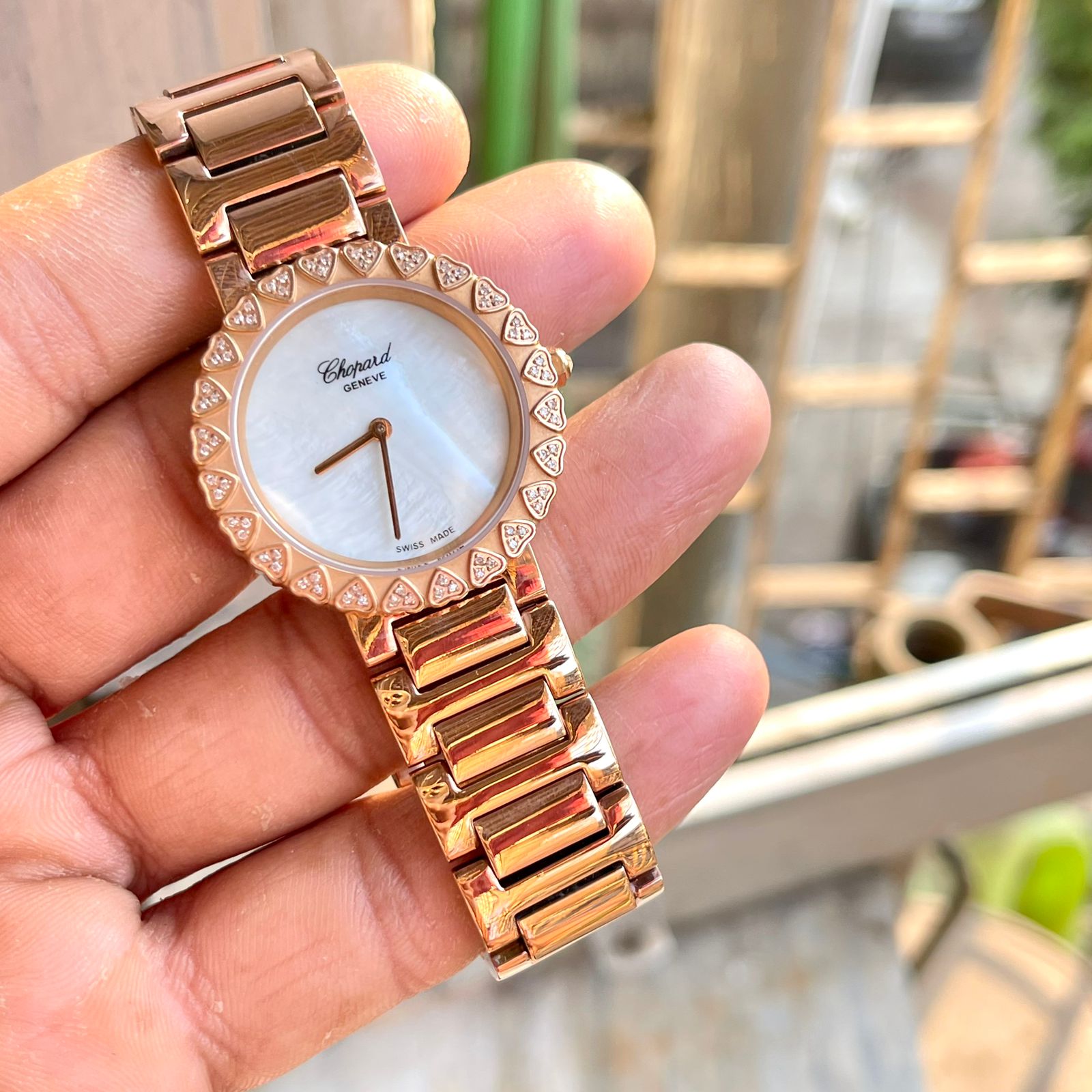 Amazing Premium quality Luxury girls watch - AmazingBaba
